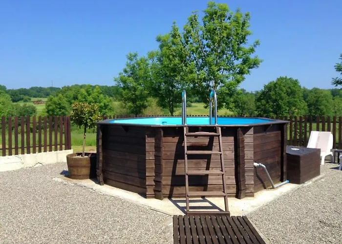 Les Vergnes Gîtes Countryside Getaway with Pool * Exideuil-sur-Vienne