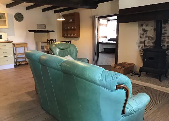 Semesterbostad Les Vergnes Countryside Getaway With Pool