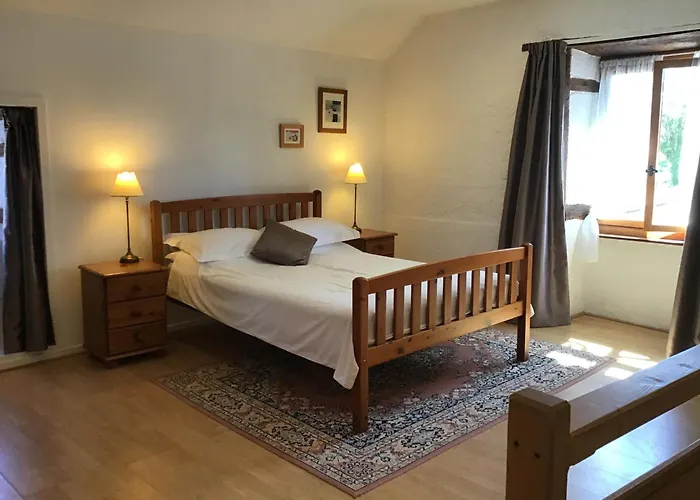 Semesterbostad Les Vergnes Countryside Getaway With Pool